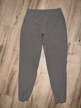 Lululemon Adapted State High-Rise Jogger Full length Nomad size 8 Women’s